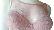 Load image into Gallery viewer, Light Pink Bra with Lace
