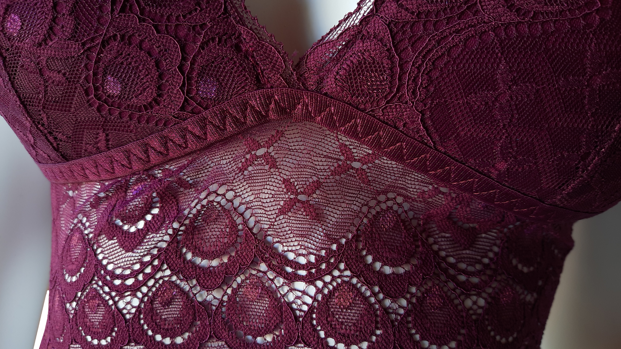 POGLIP Women's Red Deep V Lace Bralette Crop Top
